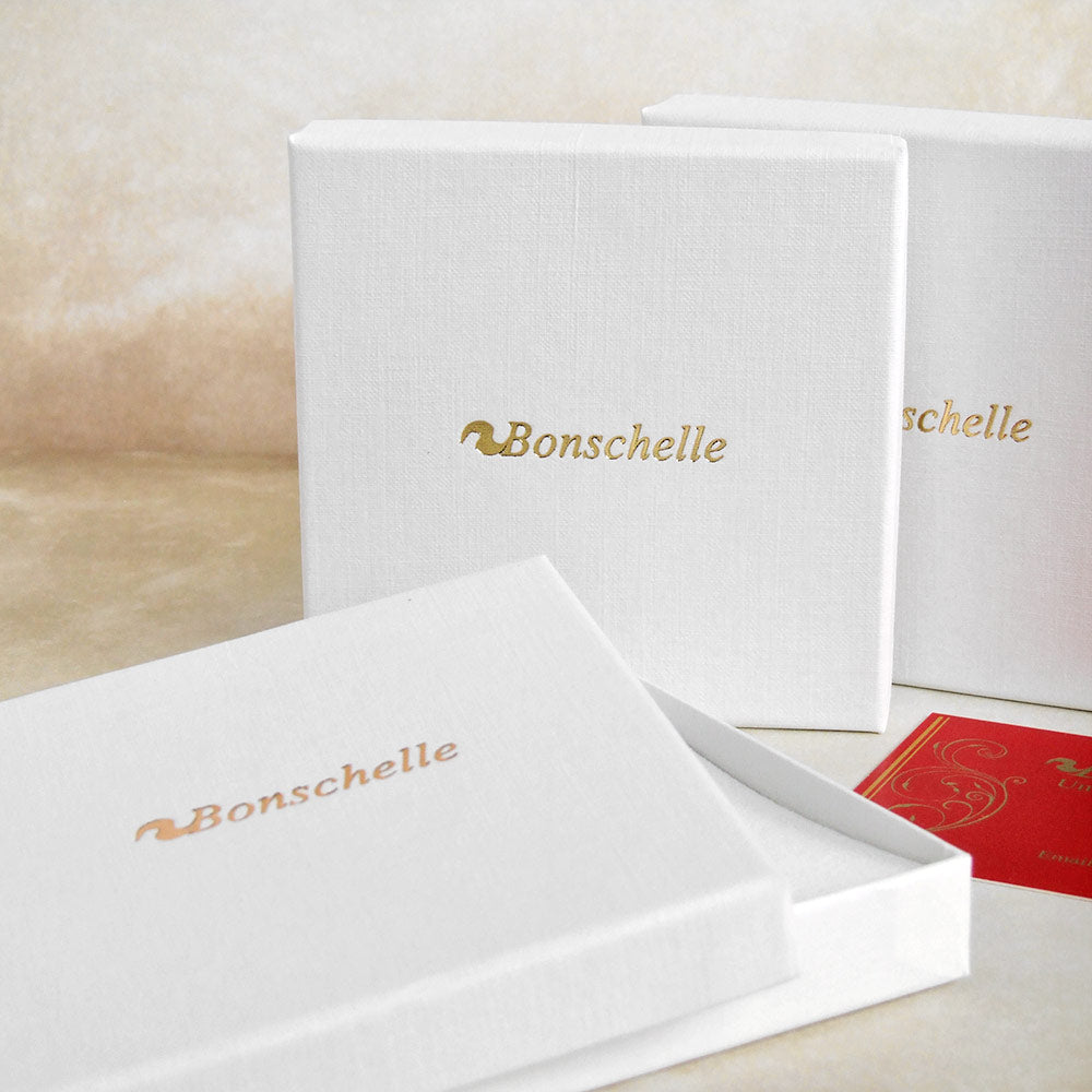 Bonschelle white gift box