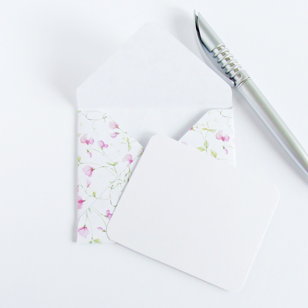Handmade floral gift envelope with white notecard by Bonschelle